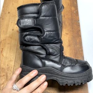 Kid’s snowboots SOLD